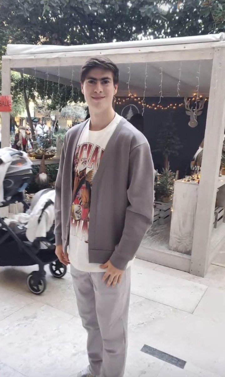 smolpulgaa's tweet photo. la foto que me hago yo:       /     la que me hacen otros: https://t.co/OBG3K7Kvun