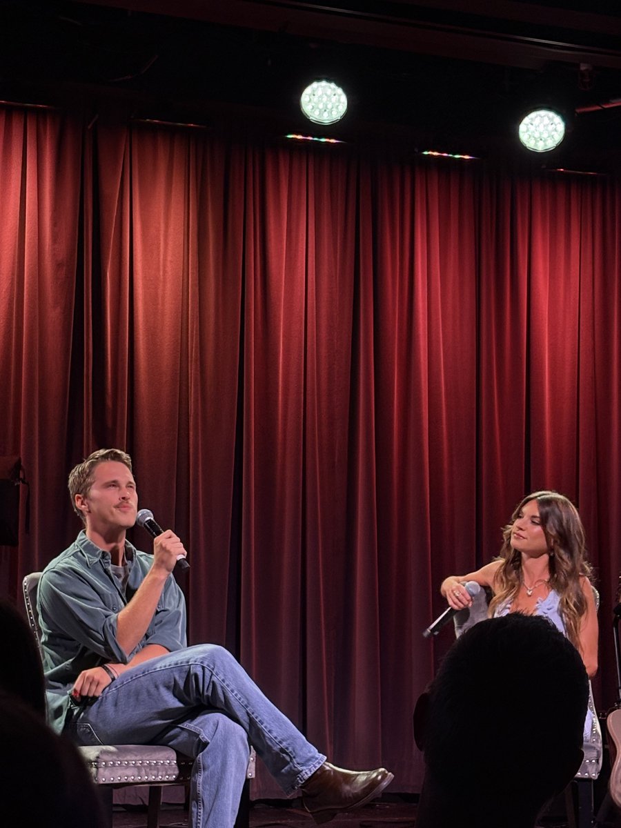 spotifybeatty's tweet photo. Ryan with songwriter Amy Allen tonight at the Grammy Museum in LA, where he will be performing later!

They collaborated recently in 'Virtuoso'. https://t.co/0UQXNqUWSY