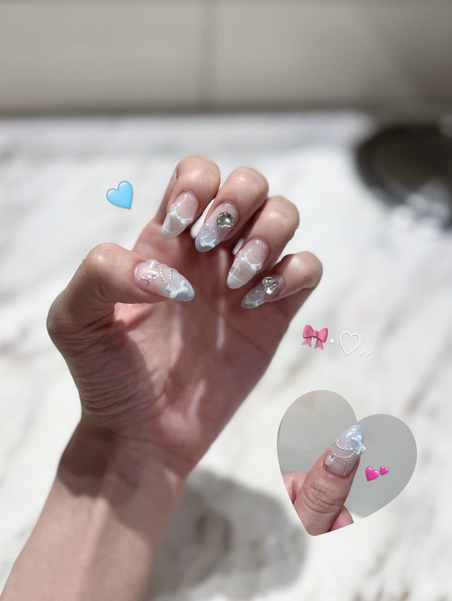 r__chan63's tweet photo. 今月のネイルもちょーかわいい💅🏻🎀🩵 https://t.co/LrEeKdjm3u