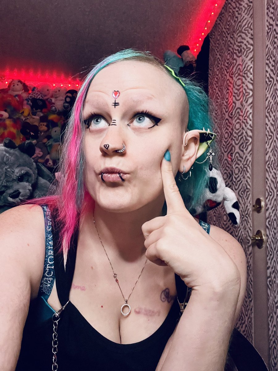 ChasitySlay's tweet photo. 🤠 Another night, another bounty. LIVE on Twitch. 💀 ChasitySlayHeartz * #RedDeadRedemption2
* #RDR2
* #TwitchStreamer
* #GirlGamer
* #LiveOnTwitch https://t.co/FDUV8OrEmo