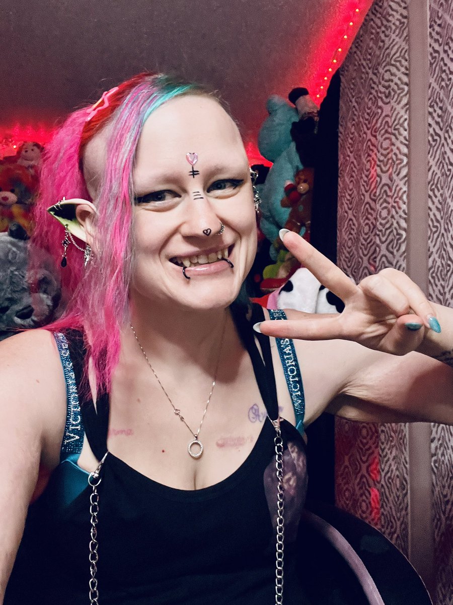 ChasitySlay's tweet photo. 🤠 Another night, another bounty. LIVE on Twitch. 💀 ChasitySlayHeartz * #RedDeadRedemption2
* #RDR2
* #TwitchStreamer
* #GirlGamer
* #LiveOnTwitch https://t.co/FDUV8OrEmo