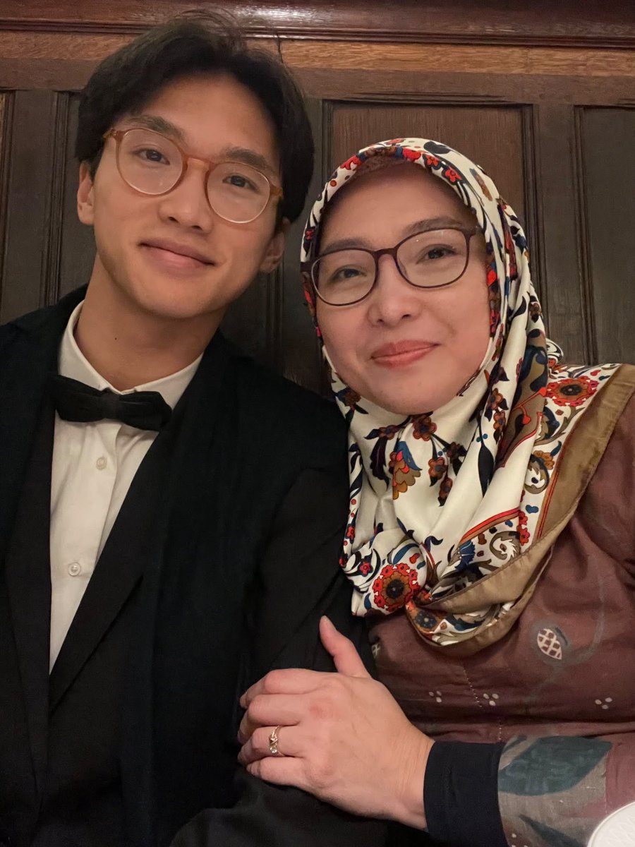 authenticraa's tweet photo. Azka dan Bunda🤍 calon mertua🤍 https://t.co/o1KOkUny2e