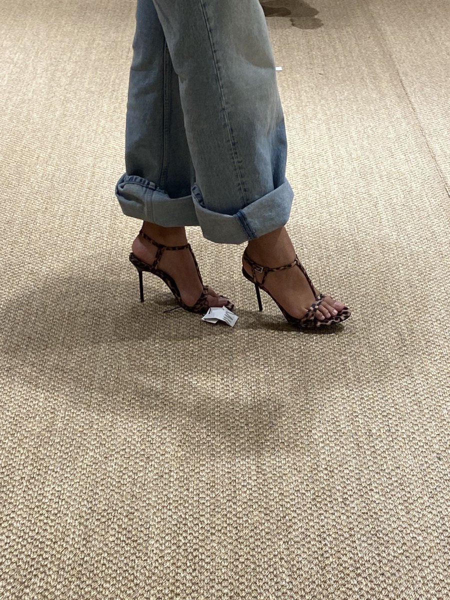 softblurss's tweet photo. Zara https://t.co/IpWXZIRGus