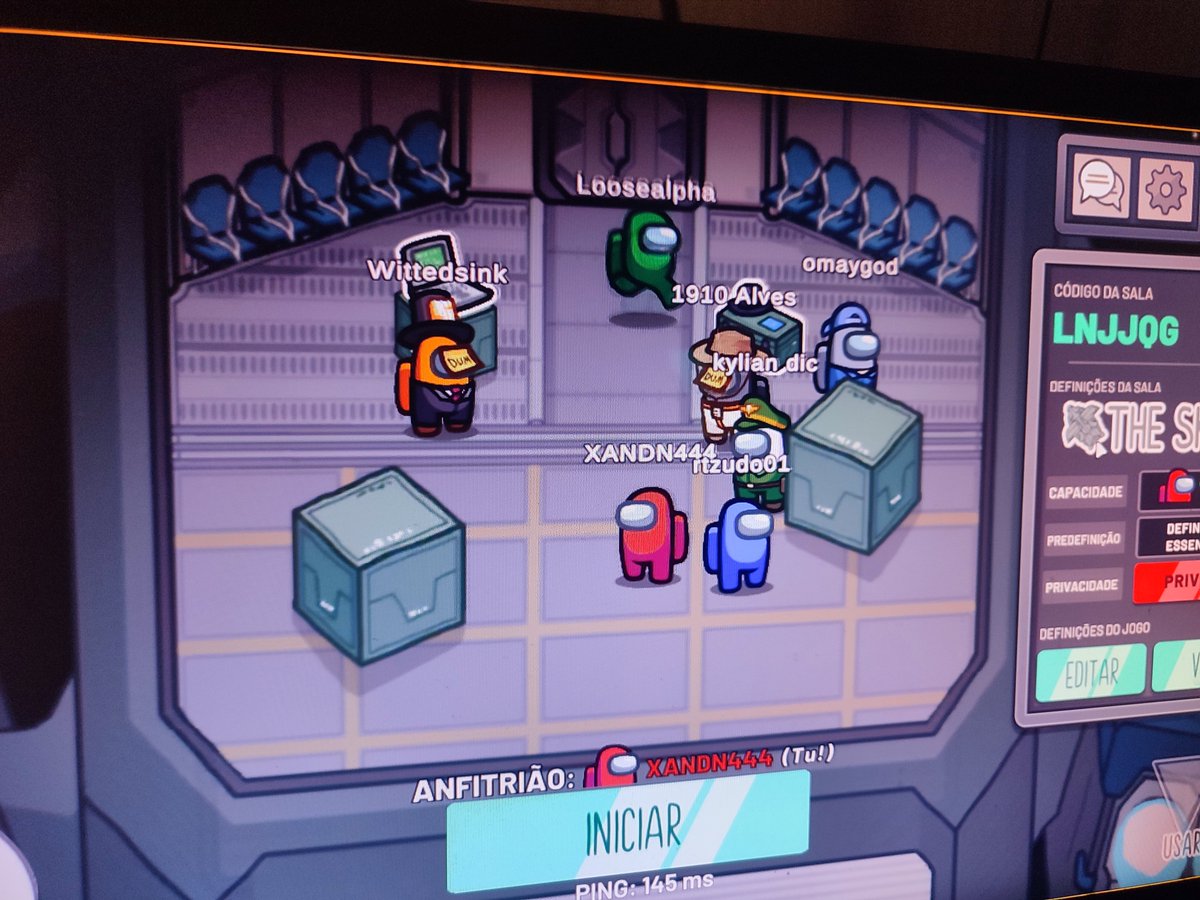 ale_00010's tweet photo. Amongus na live 🔥 https://t.co/bq4KbZKXh5