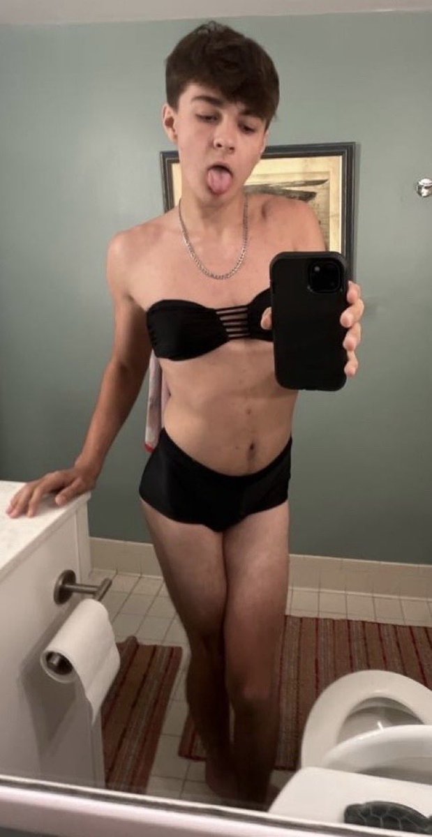 Whitebubble_boi's tweet photo. God I’m so sexy but I feel like I could be doing more help! #bbc #bnwo #sissy #ts #trans #shemale #gay #pawg #booty #bigblackcock #blacked https://t.co/b8fwgXLIbl