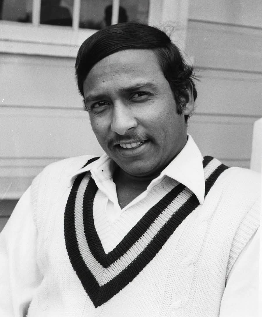 SagarH62's tweet photo. Started his cricket journey using
"Brick as a training tool" &amp; 
Played a villain role in the bollywood movie 🎥 

Who is he? 🤔 https://t.co/3YKyG5M6lu