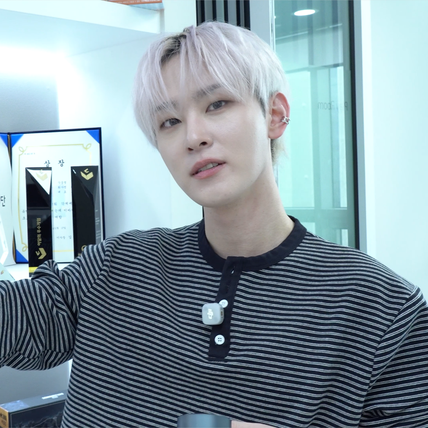 official_kpopx's tweet photo. 잘모르겠지만일단해보는현식 3화

덕업일치의 끝판왕, 보드게임 회사

현식이를 알아보는 사람 등장
보드게임 개발자에게 덤비다 💥
초심자의 보드게임 정복기!

8월 6일 목요일 오후 6시 ⏰

🔗 스튜디오 596 : https://t.co/zR8c3CZgyq

#잘모르겠지만일단해보는현식 #현식 #XODIAC #보드게임 https://t.co/excpjyiN9j