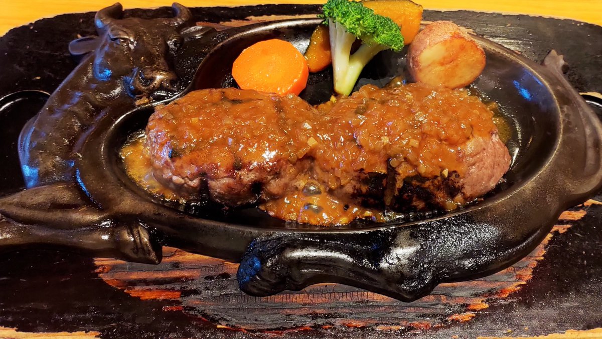 oricon's tweet photo. 静岡「炭焼きレストランさわやか」
げんこつハンバーグなど値上げへ
⠀
土曜日のランチ終了やフェア変更も
https://t.co/YE37Un40Dv
⠀
げんこつハンバーグ 1540円→1680円
おにぎりハンバーグ 1380円→1520円
その他一部商品も価格改定 https://t.co/XOuo1gPUDQ