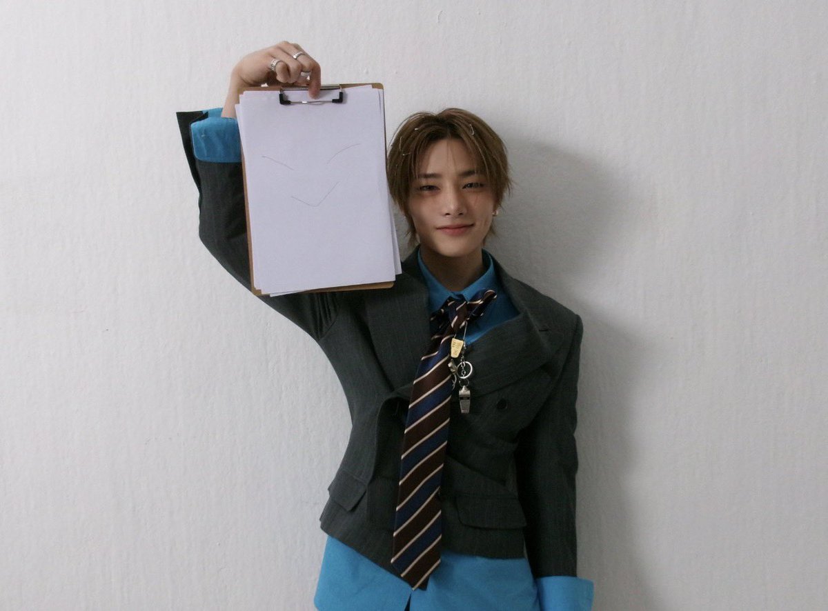 dailyinnieluv's tweet photo. #I_N for THIS &amp; THAT behind the scenes https://t.co/ZHJj4LGZvy