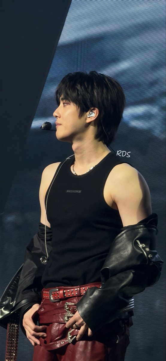 DODOKyungg's tweet photo. Hello to those big guns 💪🏻

#Suho #수호 #Junmyeon #준면 #EXO #엑소 #weareone https://t.co/qyixUpuLu7