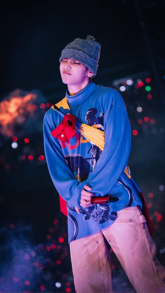 taehyvngpics's tweet photo. Pretty boy 🐻💙 https://t.co/kTIb5CvcpM
