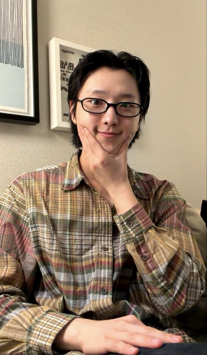 mo_dnwm_mo's tweet photo. 아니 스포 너무 귀엽게해서 진짜 말이안나오네
ㅋㅋㅋㅋㅋㅋㅋ
체조에서 하는거 하나 이야기하는데
일케 떤다고??! 스포요정 철들었네ㅎㅎ
체조에서 봅시다 (몇월일까 https://t.co/HW93oXFZSp