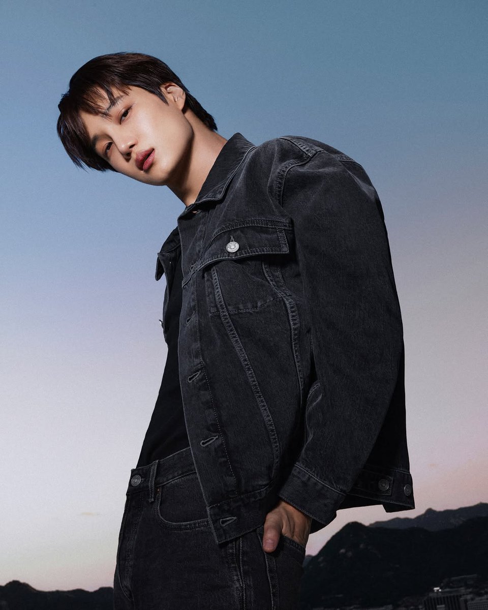 OneilyMusic's tweet photo. KAI of EXO is all charm for YSL Beauty. https://t.co/mBIzBrnQiU