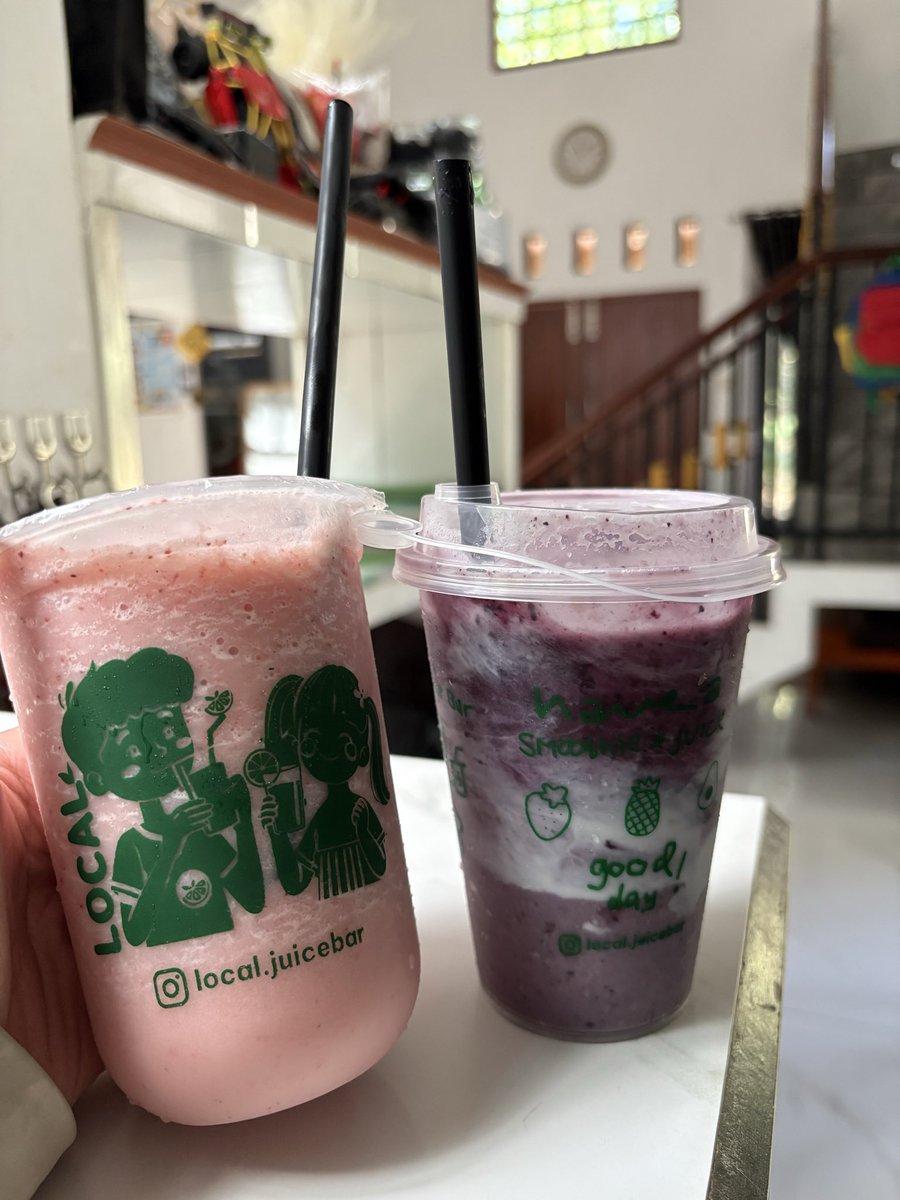 intanbudii's tweet photo. kalian pilih strawberry atau blueberry ? https://t.co/5Ao4dtq1B3