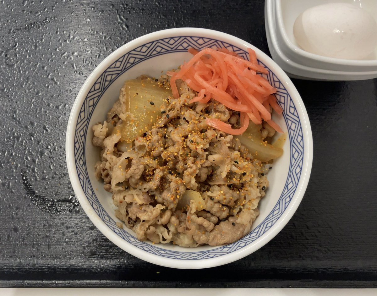 lunch_yuki's tweet photo. 吉野家 有楽町店
牛丼 並盛
つゆだく ご飯少なめ

行ってみたかった有楽町店。 https://t.co/mbAab1G73R