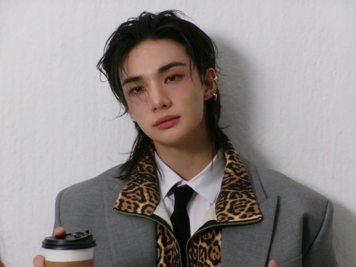 hyunjinpost's tweet photo. 'THIS &amp; THAT' HYUNJIN https://t.co/yxuo6cDBFw