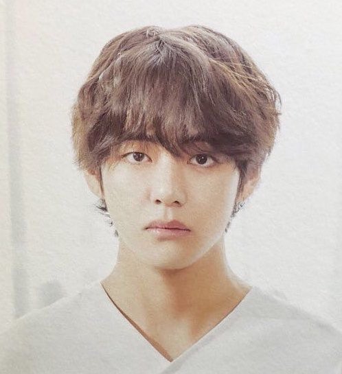 Taehyungimpact's tweet photo. He really didn’t age at all…mind you these pictures are 8 years apart https://t.co/Ruf3U2v6WO