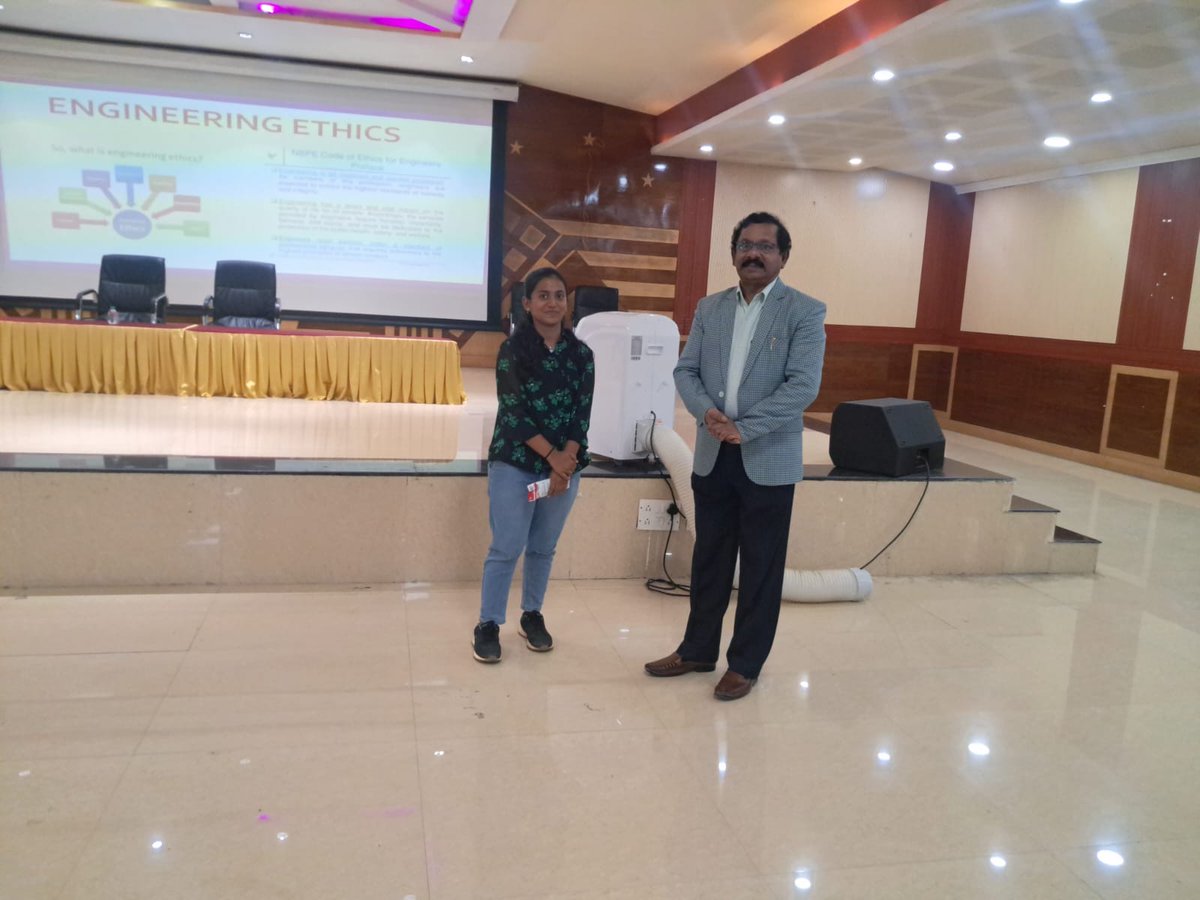 acscebangalore's tweet photo. 🎓✨ #InductionProgram2026 at #DrACSCE featured an inspiring session on Skills, Attitude &amp; Behavior of Engineers by Mr. Lokesh B. S. 🚀💡 #DrACSCE #FirstYearStudents #EngineeringEducation #FutureEngineers #SkillDevelopment https://t.co/4nXrt2NMWj