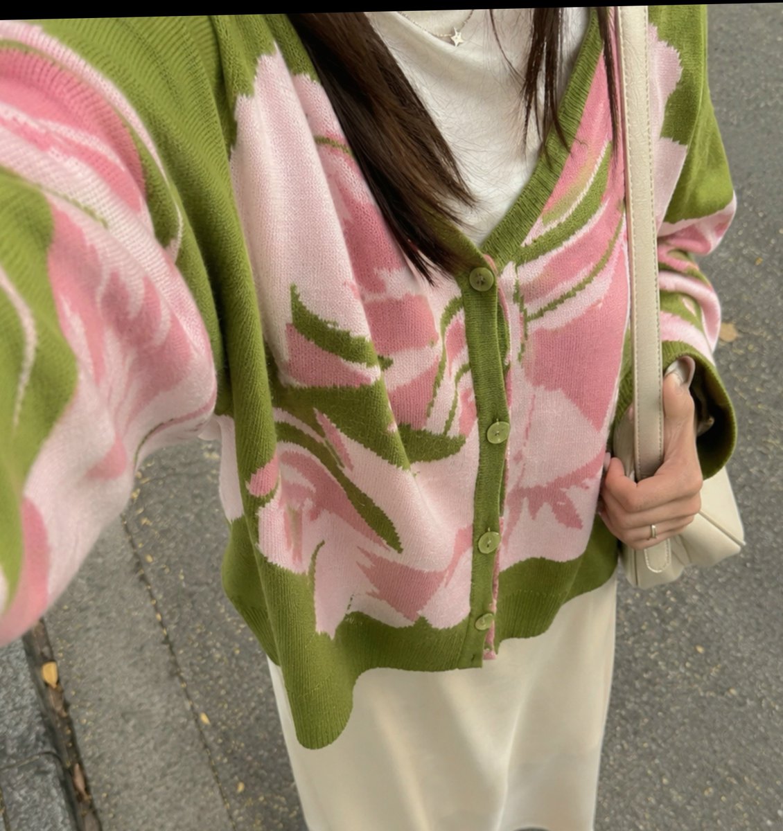 moneyllcome's tweet photo. Gak pernah nyangka kalo baju juga bisa di strawberry matcha kan😭 https://t.co/e9snHVIXC1