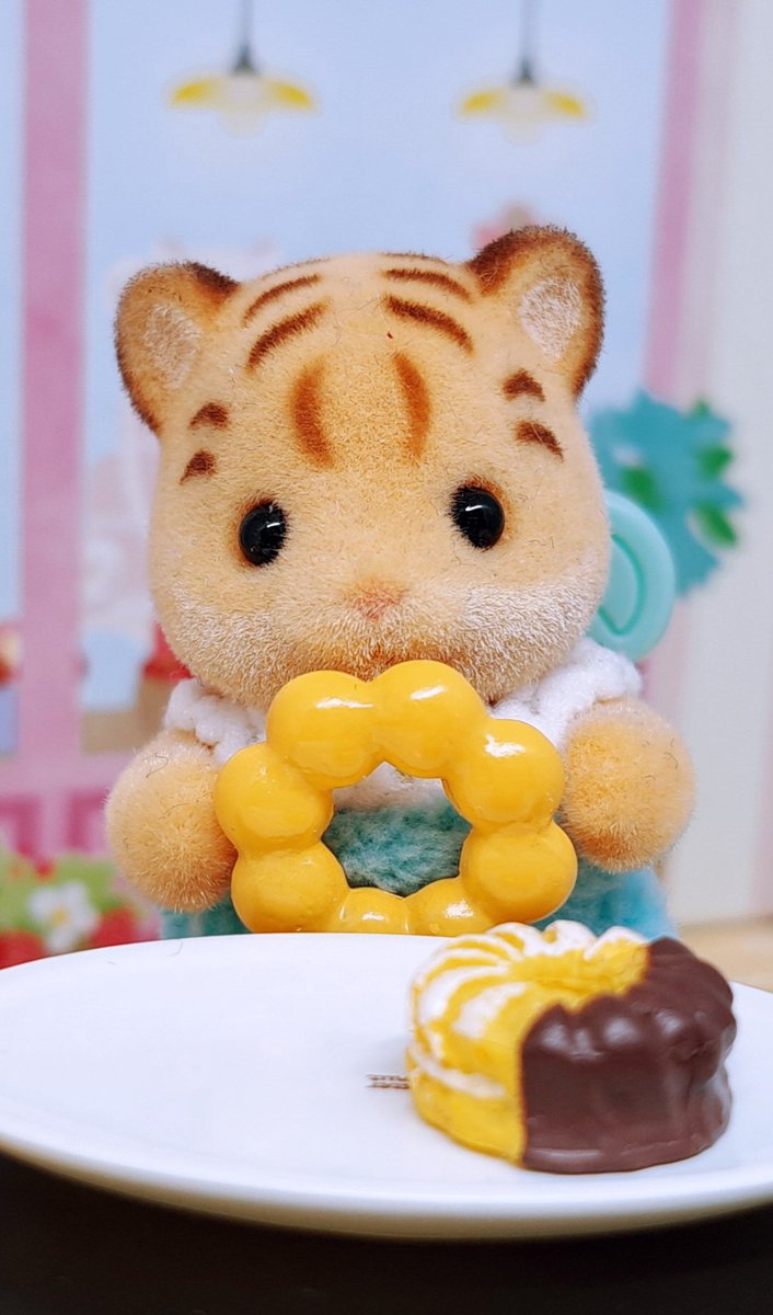 sasayukatarou's tweet photo. あむっ🍩 https://t.co/INAgH14Wkk