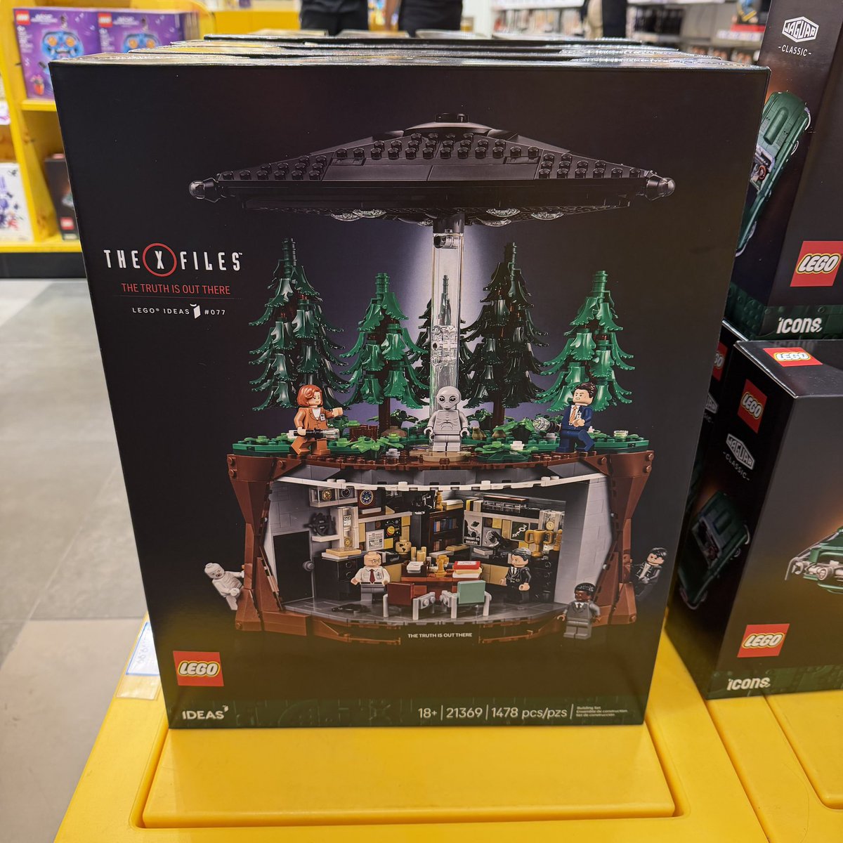 InPursuitofToys's tweet photo. The Truth is Out There! Grabbed the new @LEGO_Group X-Files set tonight! Can’t wait to build this one! Don’t forget, you get Scully’s Lab when you purchase this set by 8/10. 

#lego #xfiles #thetruthisoutthere #legoxfiles #inpursuitoftoys https://t.co/lbFWosc9tw
