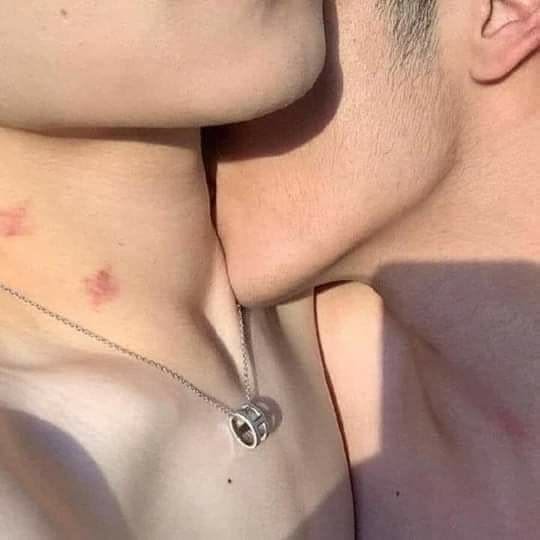 n4nnit4's tweet photo. "¿Que quieres meterme qué?" #AUtsukiyama ❤️‍🔥🔞

Dónde una noche su novia le hace una sugerencia bastante... curiosa.

O

Luego de experimentar con ella, no puede dejar de pensar en como sería si Kei lo hiciera. https://t.co/1O8zkgj2kO