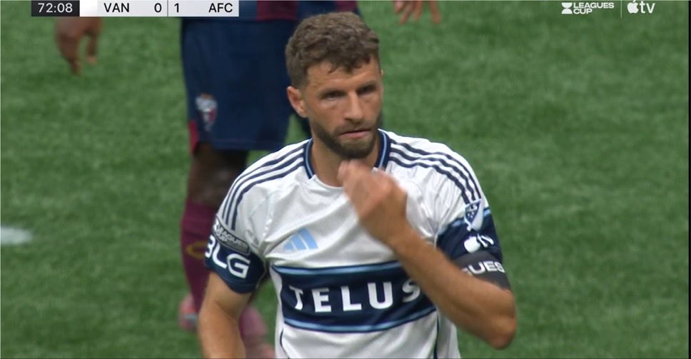 LetEdwinCook's tweet photo. Nunca creí ver a un 2 veces campeón de Champions y campeón del mundo como Müller jugar contra el ATLANTE 💀 https://t.co/WwqH5vJqb4