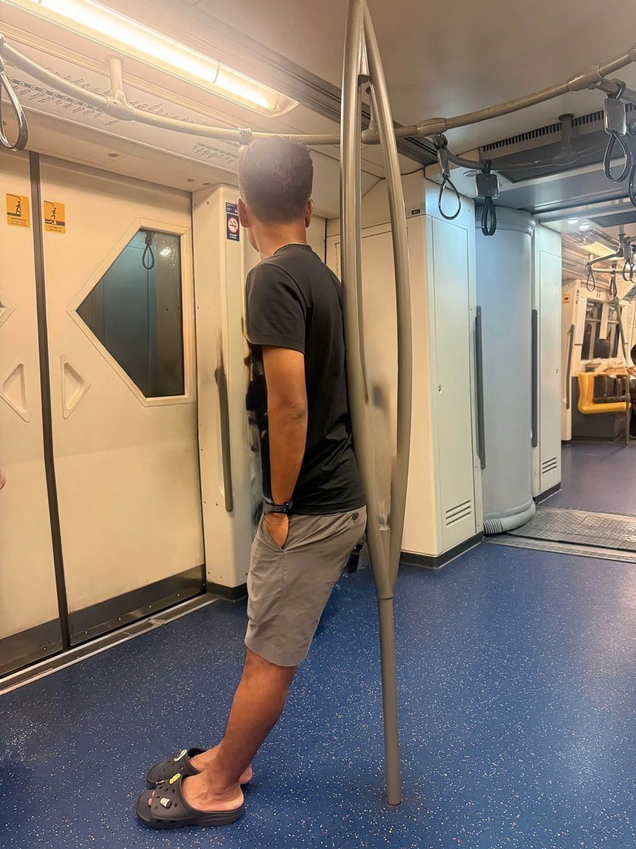 krupppp18's tweet photo. ชีวิตอันแสนวุ่นว่าย 😂😂
#กระบี่ https://t.co/KPKlNHhWd8