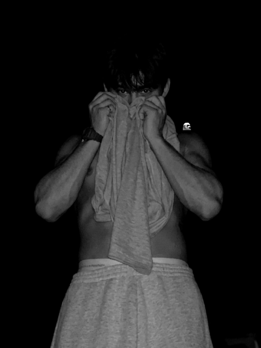 monteiroholic's tweet photo. ᅟᅟᅟᅟ
ᅟᅟᅟᅟ𝐂onheça-me.

⠀—⠀𝐍ome: Diogo Monteiro. 
⠀—⠀𝐀ltura: 1.87 cm.
⠀—⠀𝐈dade: 35 anos.
⠀—⠀𝐄stado civil: Solteiro. 
⠀—⠀𝐒exualidade: Bissexual.
⠀—⠀𝐄stação favorita: Verão.
⠀—⠀𝐂or favorita: Amarelo.
ᅟᅟᅟᅟ https://t.co/eczQnlZDIk
