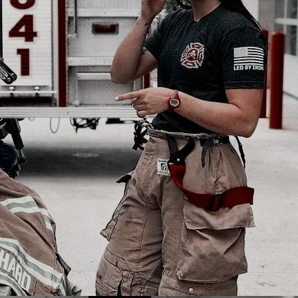 Foxmalariee's tweet photo. im talking about these type of uniforms 😭😭😭 https://t.co/EAQ6hTLeI0