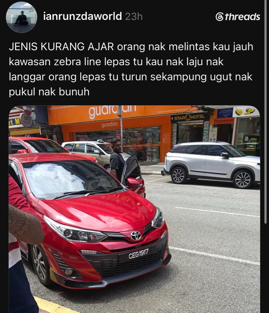 BendiTheBagak's tweet photo. SEKUMPULAN INDIA NAK LANGGAR LELAKI MELAYU, SIAP UGUT BUNUH 🖕😡

Puak ni mmg kalau tak ugut rogol, dia nak ugut bunuh. Dua ni je. Memang ramai pengganas.

#PariahWatch https://t.co/gqOFYKxVaR