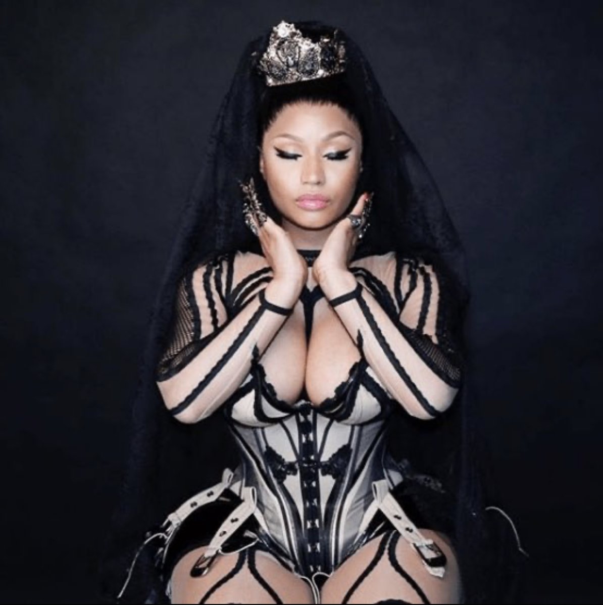 BlueFriday111's tweet photo. Nicki Minaj's next songs to surpass 600M streams on Spotify. Anaconda will be Nicki's next solo diamond record. Stream and Buy Barbz 💎🦄

Anaconda                               593M
Barbie World                          582M
Woman Like Me                    560M
The Night Is Still Young      510M