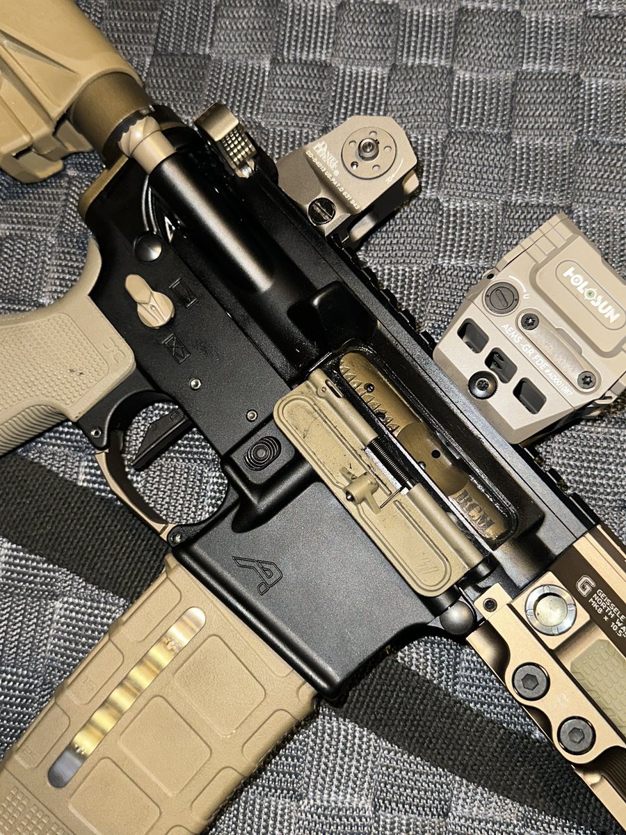 Tacticaljavi999's tweet photo. This #FDE #PVD #BCM #BCG has put in WORK! 1k+ flawless rounds #Suppressed #Unspressed and few hundred with an #FRT🔥 https://t.co/U60HNsRYKk