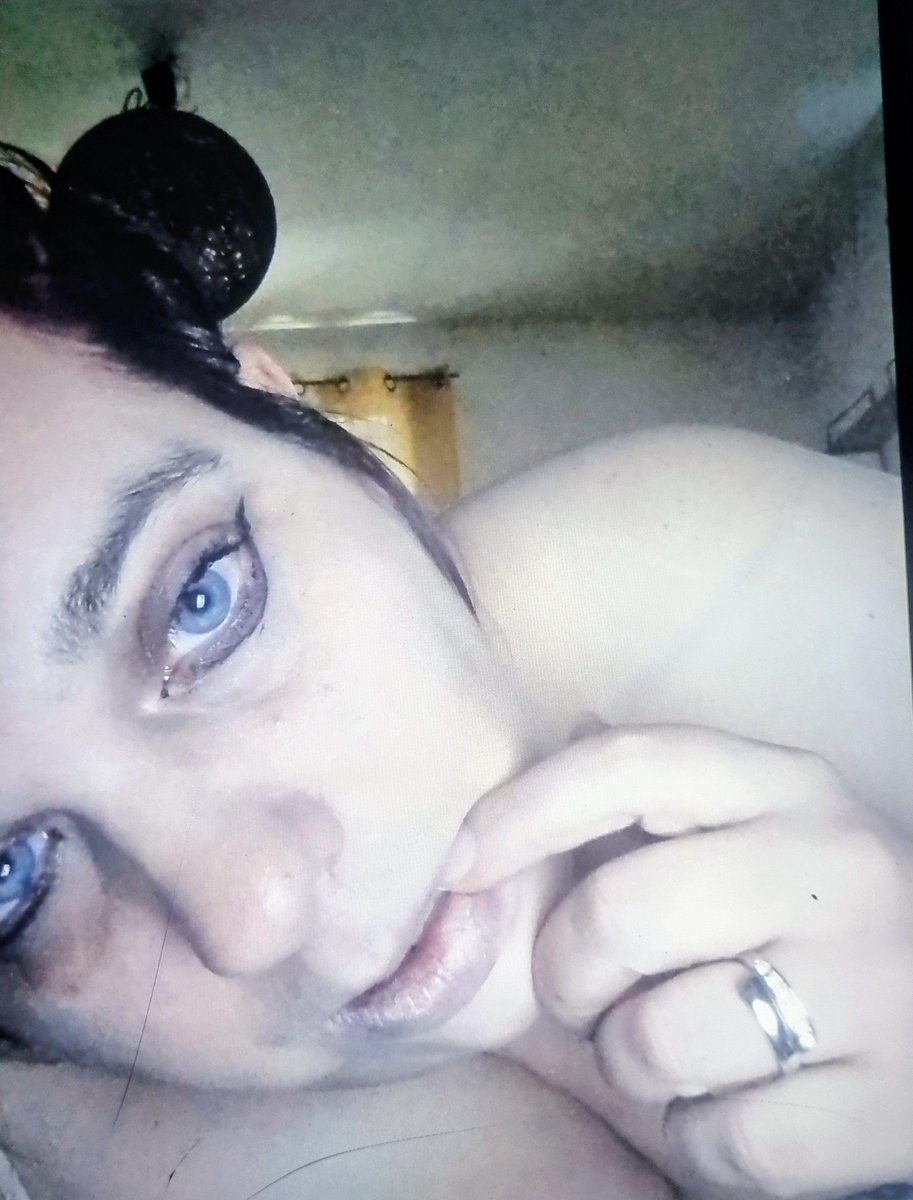 Anni95cc's tweet photo. Guten morgen #onlyfans https://t.co/oZkDhk7vVM