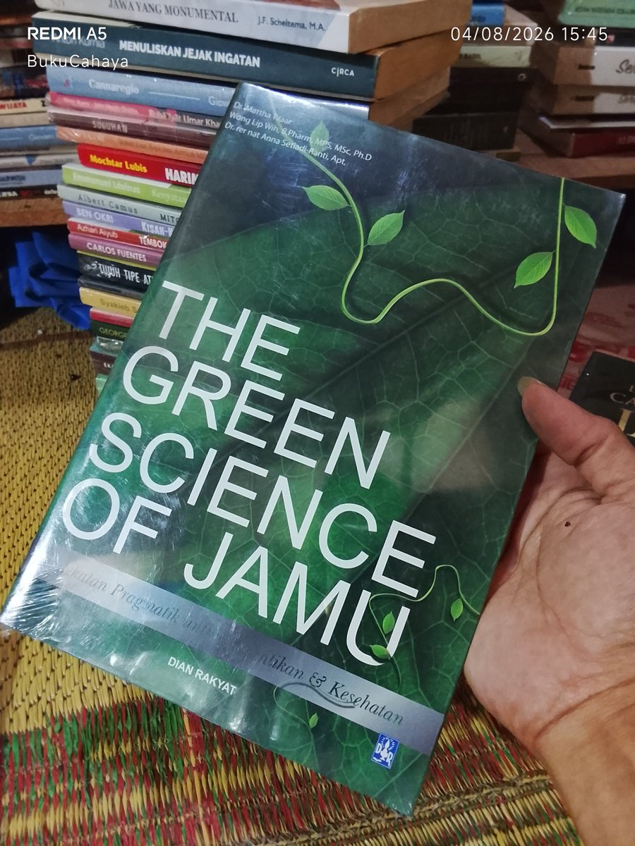 CahayaBookstore's tweet photo. The Green Science of Jamu
Dr.Martha Tilaar
Wong Lip Wih,B.Pharm,MPS
dkk
Dian Rakyat, 2010
xii + 202 hlm
Glossy, full colour, uk lebar
segel, original
Harga : 65.000 (normal : 150.000)
#bukucahaya 👈klik utk buku lain
wa: 0813-5995-4266
#kesehatan #jamu #obat_tradisional https://t.co/Mxce7TPTUa