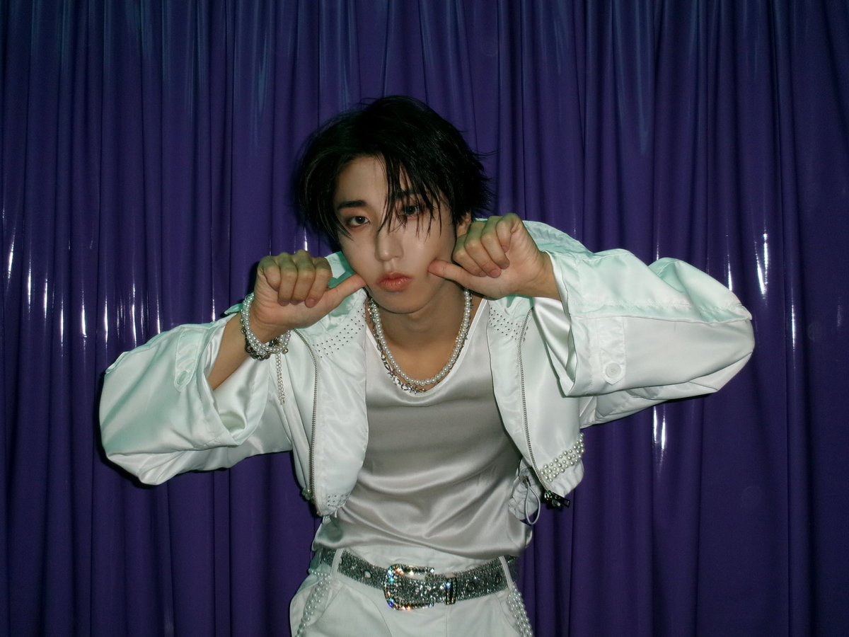 stakeypabo's tweet photo. how’s he so aegi and baby girl 🤧 https://t.co/NTpFOZnxGF