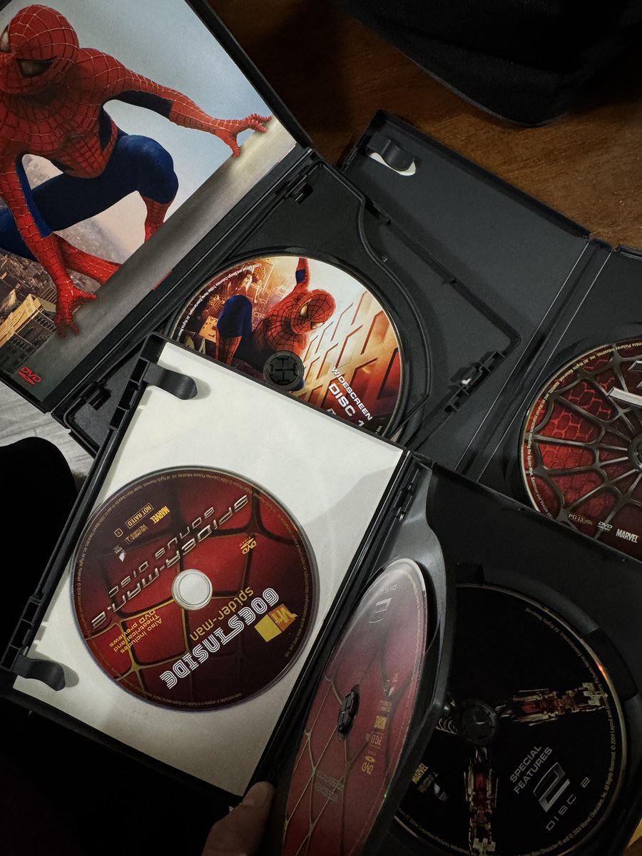 toxihn's tweet photo. money spread #spiderman https://t.co/JLqlSZRkQr