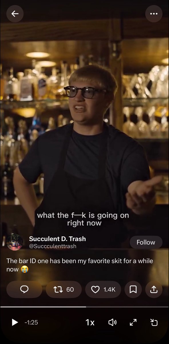 MemeKokoTV's tweet photo. @Succculenttrash Wtf he look at us for 🤣🤣🤣🤣 https://t.co/nzD098iXlS