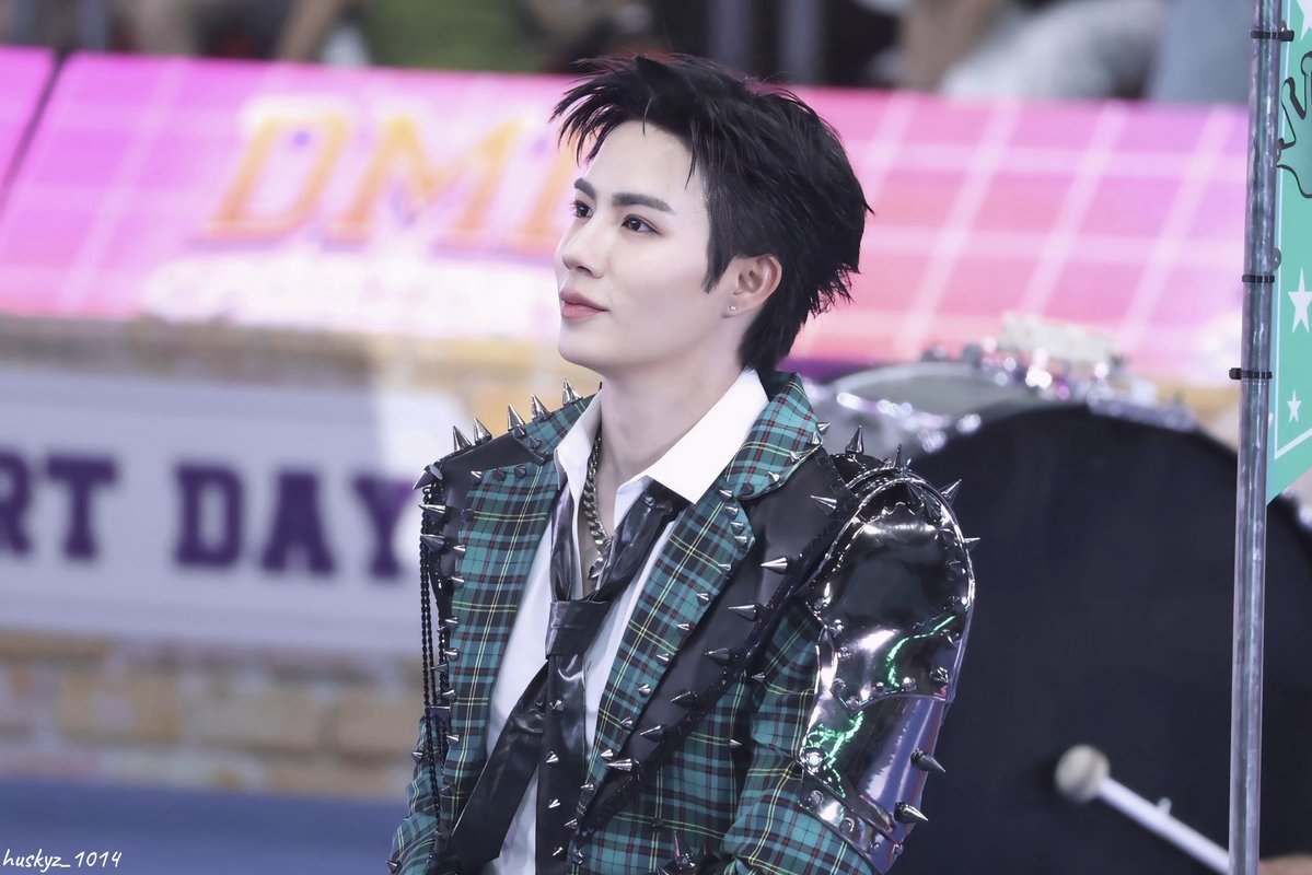 huskyz_1014's tweet photo. 𝑯𝒊𝒈𝒉 𝑺𝒄𝒉𝒐𝒐𝒍 𝑽𝒊𝒃𝒆𝒔 🏆💚
Handsome is his middle name~ @zee_pruk 

ZEENUNEW x ZON SUSU 
#กีฬาสีซีนุนิวสุดเจ๋ง 
#DMDSportsDay2026 
#ZeeNuNew #ZeePruk https://t.co/93sx81yEM8