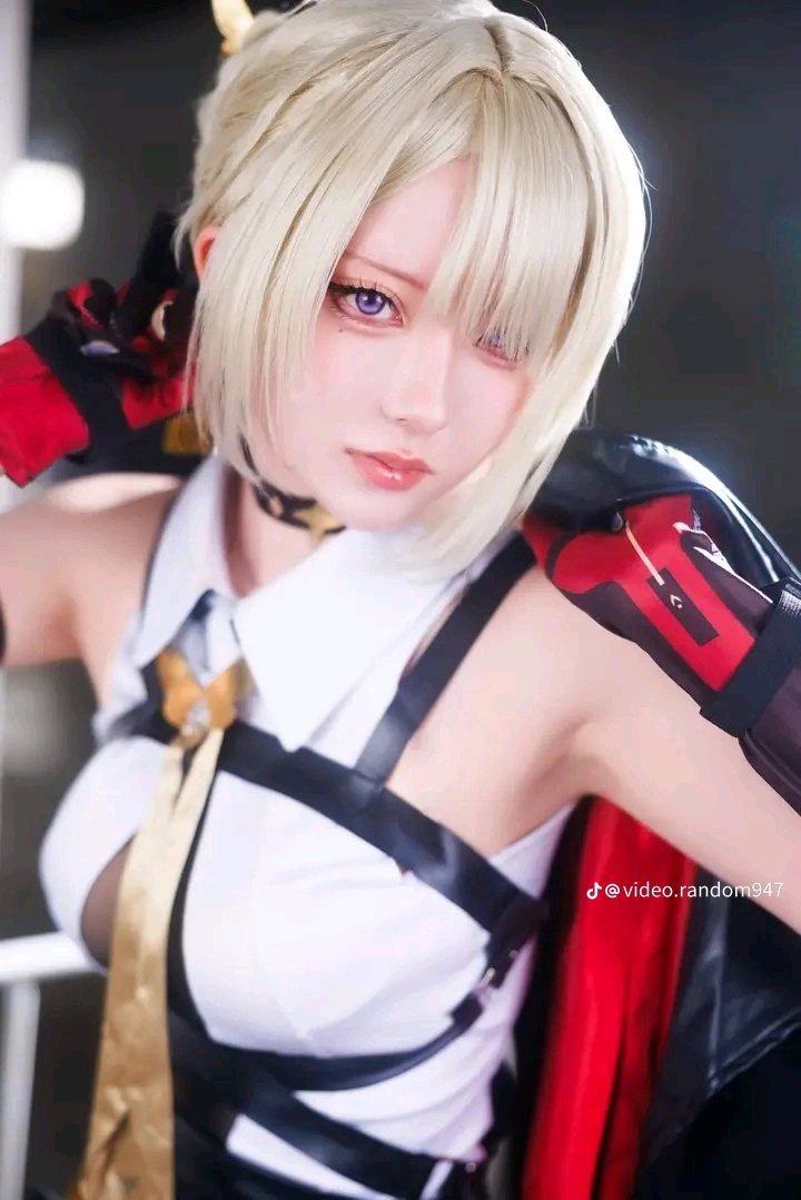 OfficielRe4607's tweet photo. Evelyn ❤️ #evelyn #evelynchevalier #waifu #cosplaygirl #cosplay #zenlesszonezero #zzz #zenlesszonezerocosplay #evelynchevaliercosplay #zzzcosplay https://t.co/KQSxX3GCTc