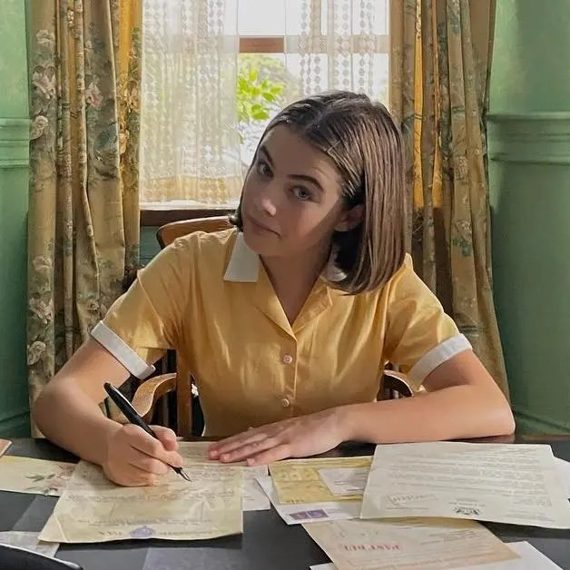8T2notout's tweet photo. same actress btw https://t.co/RMfD5dpZVw