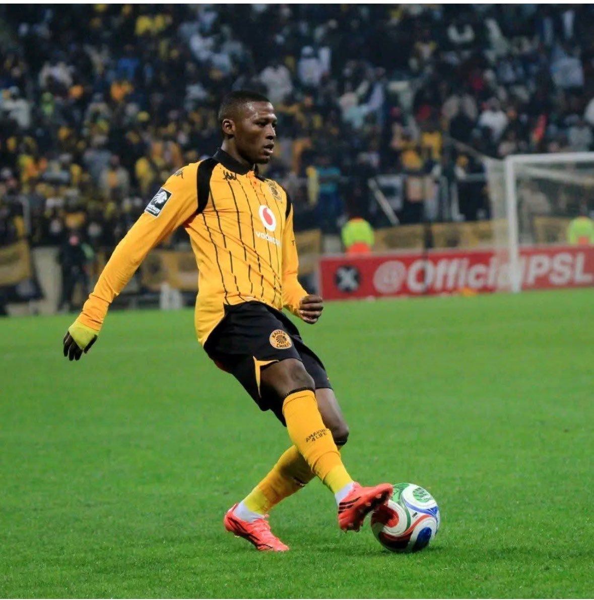 Emkem_Mike's tweet photo. Monyane was not an injury prone, flopo his belief didn't allow him to bath with madubula 😭😭 https://t.co/NsiIlZuYXy