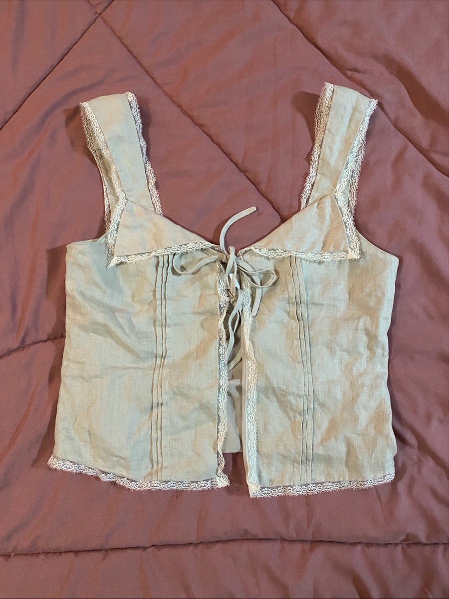 _iwantsleepnow's tweet photo. 1. Mirt L 700.- รวมส่ง

#ส่งต่อเสื้อผ้า #เสื้อผ้ามือสอง 
#ส่งต่อเสื้อผ้ามือ2 #ปล่อยต่อเสื้อผ้า #มือสอง 
#ส่งต่อmirt #โล๊ะตู้ https://t.co/48BvGnBAY6