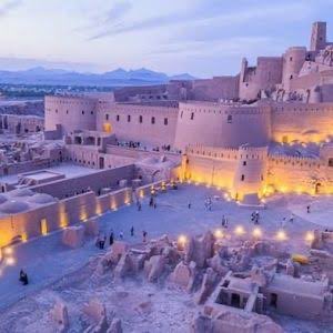 Metagont's tweet photo. A glimpse of Iran’s ancient heritage

Arg-e Bam is the world’s largest adobe structure, a historic city built from earth and clay in the heart of the Iranian desert.

A timeless masterpiece of architecture and human resilience. https://t.co/895fpFYAL0