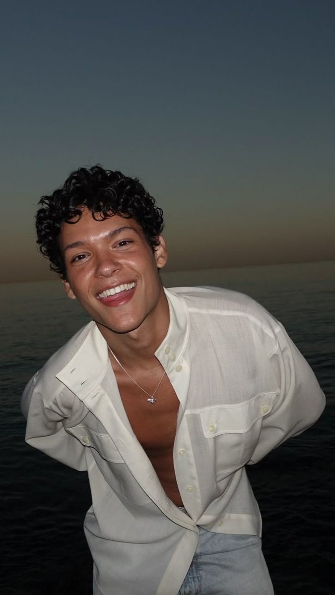 deluleoverse's tweet photo. 🚨Omar Rudberg está listo para interpretar Fabián en la temporada 2 de Heated Rivalry https://t.co/9dwaPN2U7d