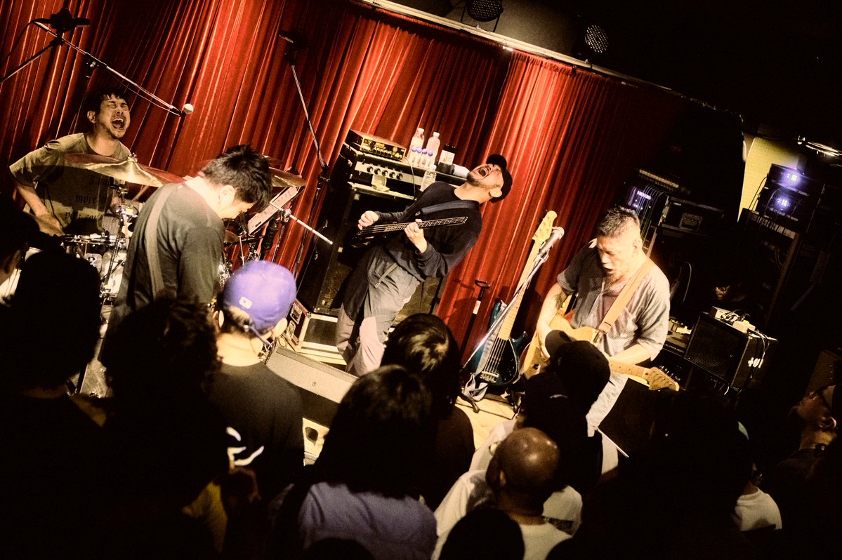 toe_jp_official's tweet photo. Thanks,

2026/8/1 (土) at 伊勢市・都天眞堂
“toe 伊勢単独公演”
＆
2026/8/2 (日） at 岡山・YEBISU YA PRO
toe円形演奏公演 “IN A CIRCLE”
At YEBISU YA PRO 11th Anniversary Live

SETLIST
１、LONELINESS WILL SHINE
２、LONG TOMORROW
３、風と記憶
４、孤独の発明
５、キアロスクーロ
６、I DANCE ALONE
７、レイテストナンバー
８、Because I Hear You
９、サニーボーイ・ラプソディ
１０、F.A.R

Encore
1、TWO MOONS
2、AFTER IMAGE
3、グッドバイ

ISE’s Live Photo: @ttetteteru 

Thanks, @isekado #NEWYOURS and @YEBISU_YA_PRO