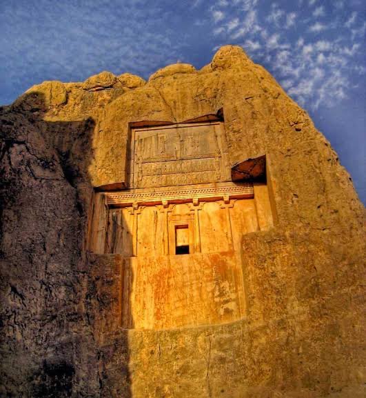 Metagont's tweet photo. A Glimpse into Iran's Ancient Heritage

Naghsh-e Rostam is an ancient cemetery carved into the mountains and containing the stone tombs of Achaemenid kings, including Darius the Great.

A powerful symbol of a civilization that shaped history. https://t.co/YoKsrI9F8A