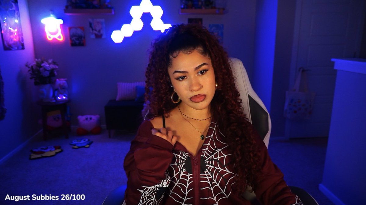 yayitsadri's tweet photo. live on #twitch pull up or I’ll spoil Spiderman rn #smallstreamer #spiderman https://t.co/Gx9OD5DlwR