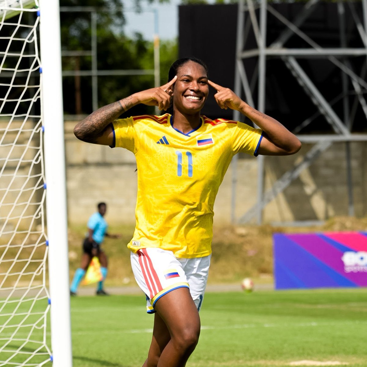 mundopelotanet's tweet photo. 🥇🇨🇴🇲🇽 Colombia y México se enfrentarán por la MEDALLA DE ORO en la final del fútbol femenino por los Juegos Centroamericanos y del Caribe 2026.

Las cafeteras y el Tri Femenil se impusieron en semifinales a Venezuela y El Salvador, respectivamente.

Este jueves se define todo. https://t.co/Ep9RjEtC2q