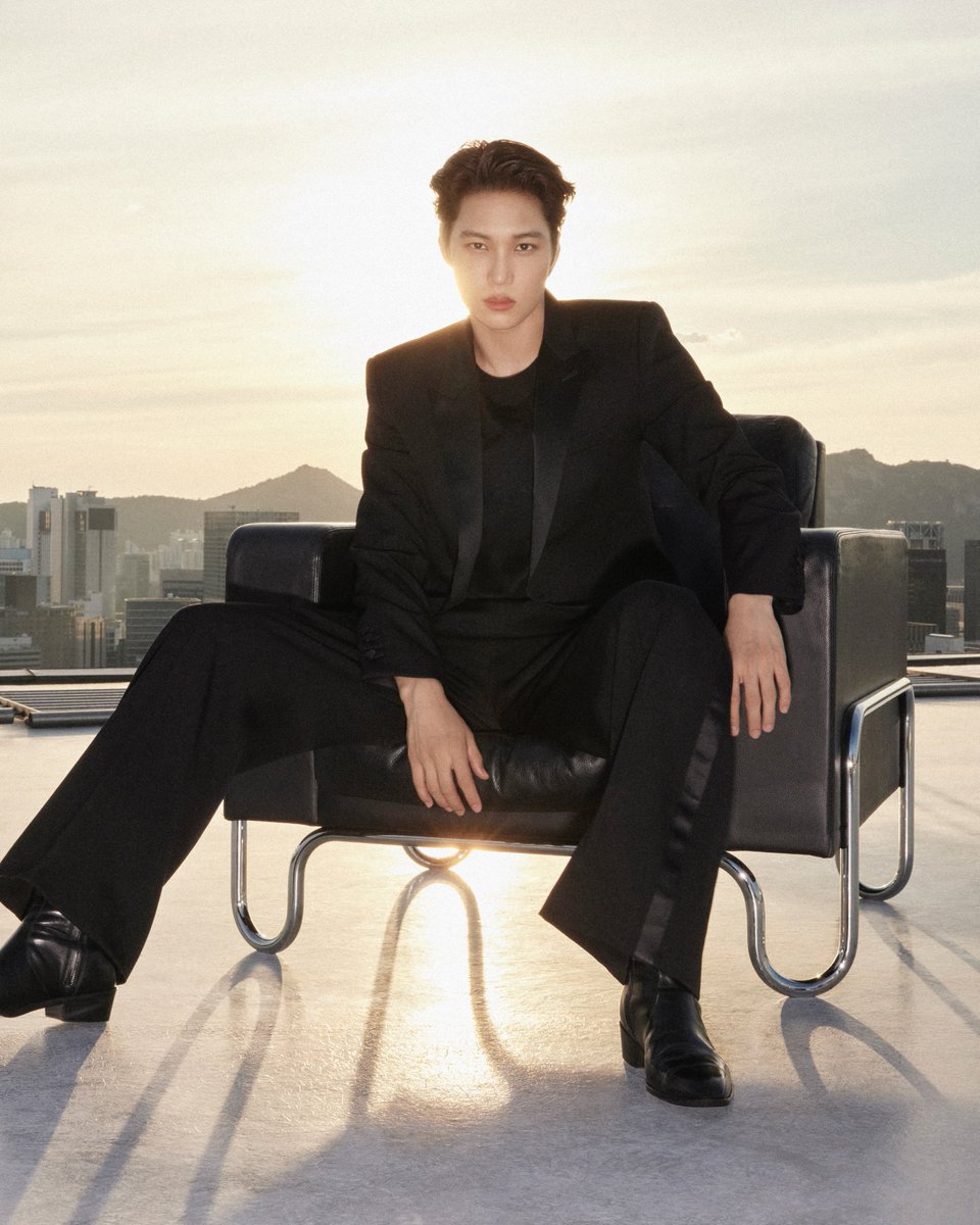 Hereiam_cafe's tweet photo. 260805 #KAIxYSLBeauty update

공유, 하트, 댓글 많이 남겨주세요 💛
Share, like, Comments 💛 

입생로랑 뷰티 앰버서더 카이가 표현한 가장 나다운 향기, NEW 마이셀프 오 드 뚜왈렛 인텐스.
 
싱그러운 베르가못으로 시작해 오렌지 블라썸의 다채로운 매력으로 이어지는 향의 흐름. 맑고 투명한 미네랄 노트와 깊은 다크 우드가 대비를 이루고, 살결 위에 부드럽게 머무는 화이트 머스크의 잔향이 은은한 여운을 남깁니다. 강렬함과 부드러움이 공존하는 우디 스킨 머스크의 매력을 만나보세요.

voguekorea 
https://t.co/nOPVucVFlY

marieclairekorea 
https://t.co/zH25CWIxeA

wkorea
https://t.co/DJnl2agALv

pinpage_official 
https://t.co/IgNHjE2JMb

suitmytastepage
https://t.co/72N3nYXRWc

#엑소카이 #EXO #KAI #jongin #김종인 #카이 #カイ #종인 #金钟仁 #입생로랑뷰티 #마이셀프오드뚜왈렛인텐스 #yslbeauty #입생로랑마이셀프 #YSLMYSELF @yslbeauty